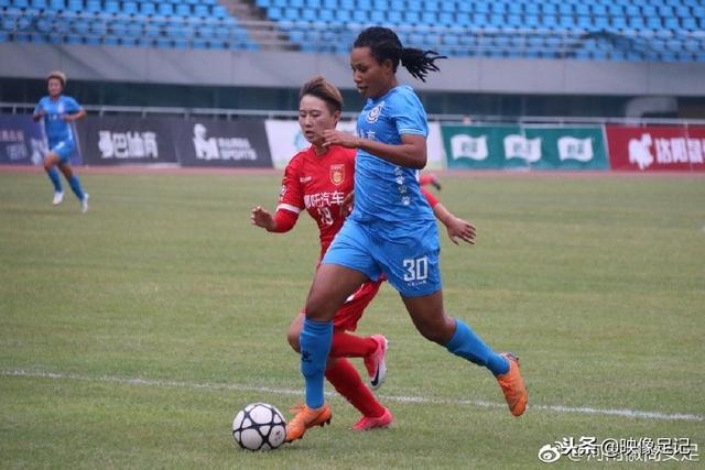 维尼修斯因红牌面临停赛 可能缺席国家德比